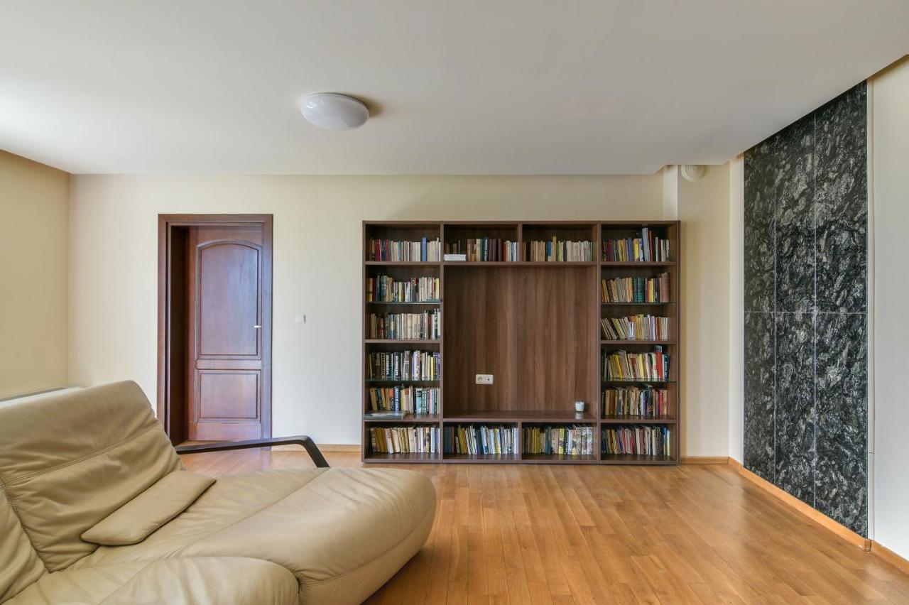 Central Flat With Monster Living Room ヴァルナ エクステリア 写真
