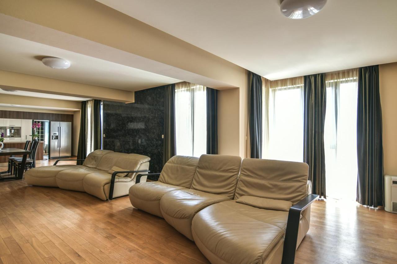 Central Flat With Monster Living Room ヴァルナ エクステリア 写真